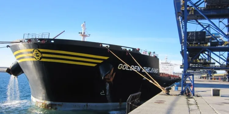 Golden Ocean snaps up eight SFL capesizes