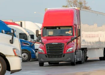 House lawmakers reintroduce truck parking bill