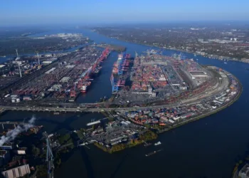 Maersk changes German port call on ME2 service
