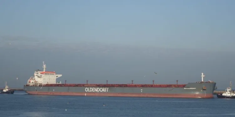 Oldendorff offloads post-panamax
