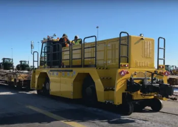 Port of Baltimore claims a first with battery-electric railcar mover