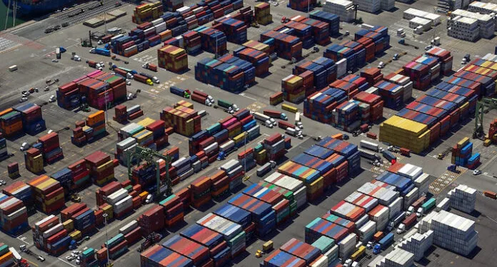 Port of Oakland surpasses 2 million TEUs in 2024