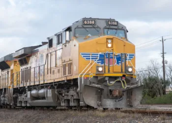 Tariffs call for cautious approach, rail execs say