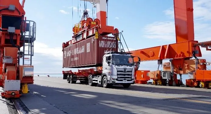 Advanced trailer operation test at Tomakomai Port