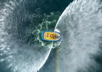 Chile’s first electric tugboat nears completion