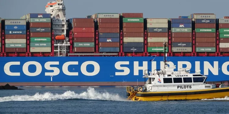 China’s largest shipping line sees stunning gains in revenue, profits