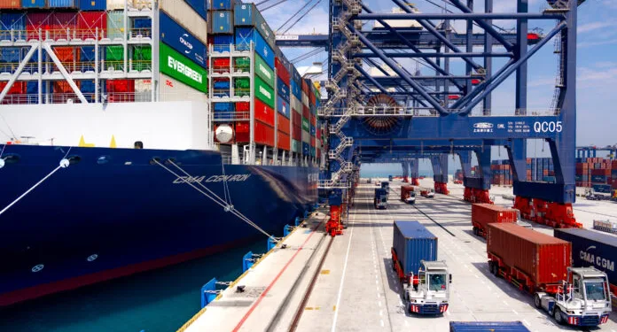 CMA CGM Iron: First dual-fuel methanol vessel to visit Khalifa Port
