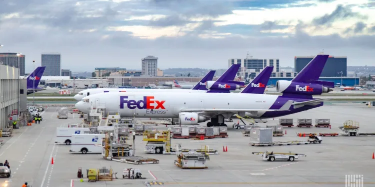 FedEx orders Boeing 777 and ATR cargo aircraft, delays MD-11 retirements