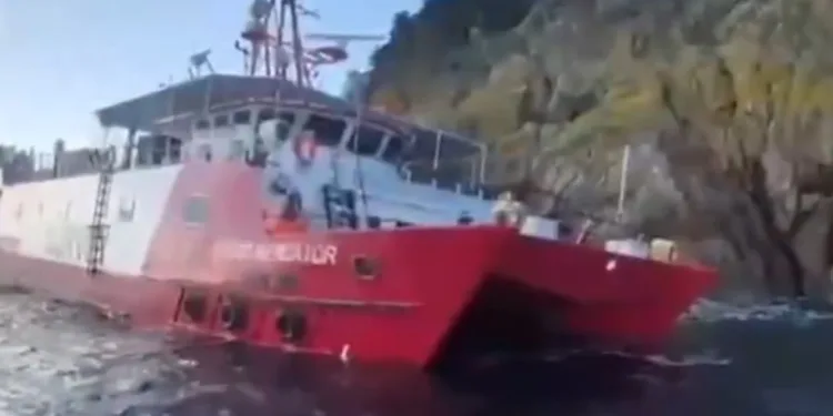 Fugro survey vessel arrives safely to port following grounding