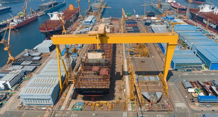 Hanwha takes stake in Australian shipbuilder Austal