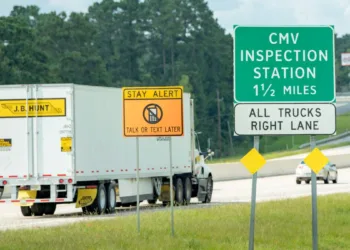 J.B. Hunt keeps its 11-year-old debt rating from Moody’s