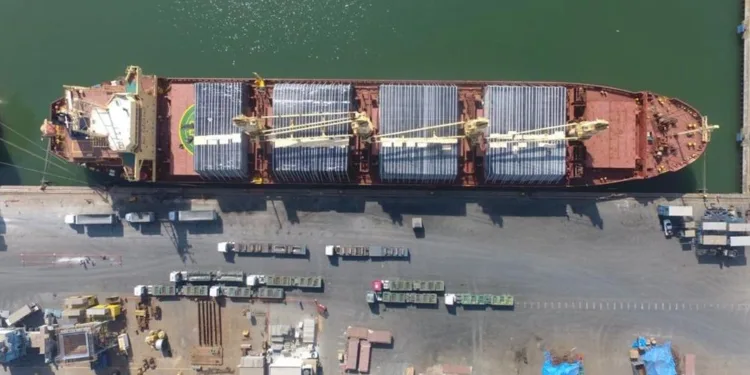 Lauritzen Bulkers buys Canadian breakbulk specialist Alexander & Blake