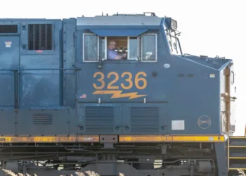 Machinists union ratifies CSX pact