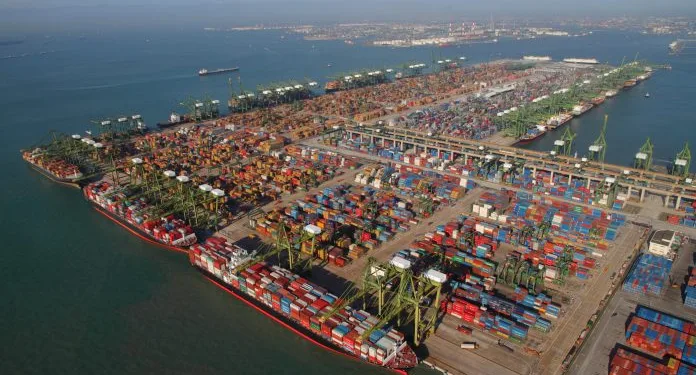 Monsoon anomaly holds up ships in Singapore and Port Klang