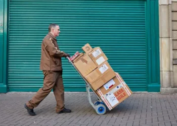 New UPS tool helps online shoppers calculate import fees before buying