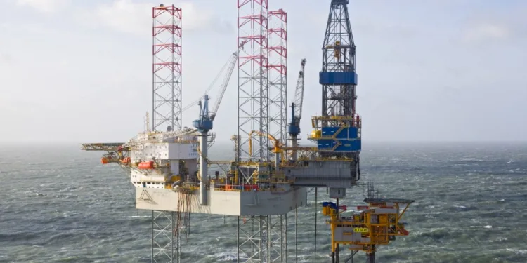 Noble jackup gets work off Suriname