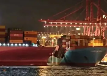 ONE boxship collides with Maersk vessel in Hong Kong