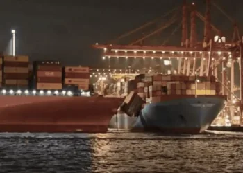 ONE vessel scrapes Maersk boxship in Hong Kong