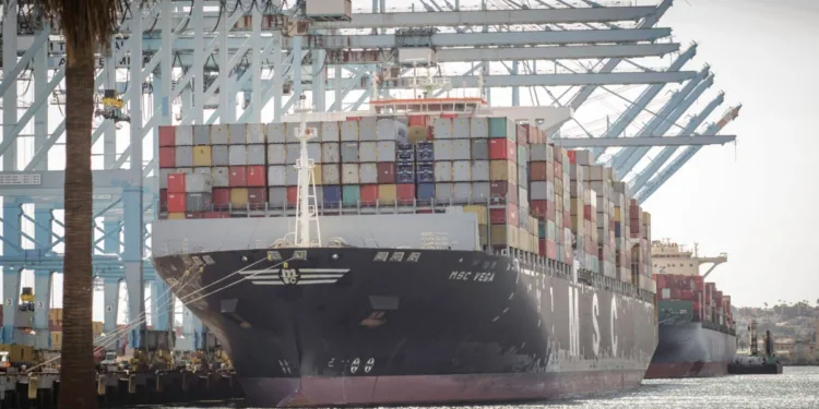 Port of Los Angeles sees strong container volumes in February