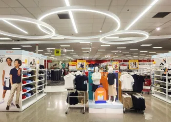 Retailers see both danger and potential in Trump’s tariffs