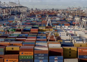 Rotterdam congestion drives ocean carriers away