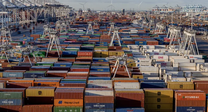 Rotterdam congestion drives ocean carriers away