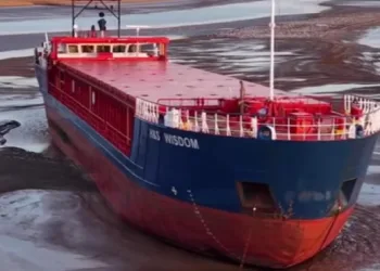Ship stuck in England waits for April spring tide to move