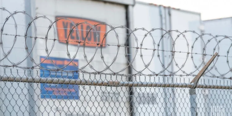 Yellow creditors’ battle over $550M-plus carcass heats up