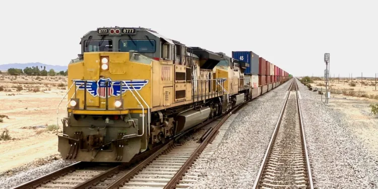 Analyst: Intermodal facing volume headwinds from tariffs, economic uncertainty
