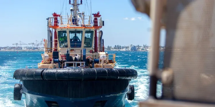 A.P. Moller Holding moves to take Svitzer private