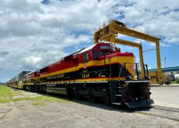APM Terminals buys Panama Canal Railway Company