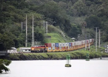 APM Terminals buys Panama Canal Railway from CPKC, Lanco Group/Mi-Jack