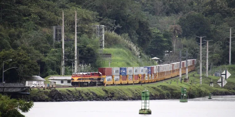 APM Terminals buys Panama Canal Railway from CPKC, Lanco Group/Mi-Jack