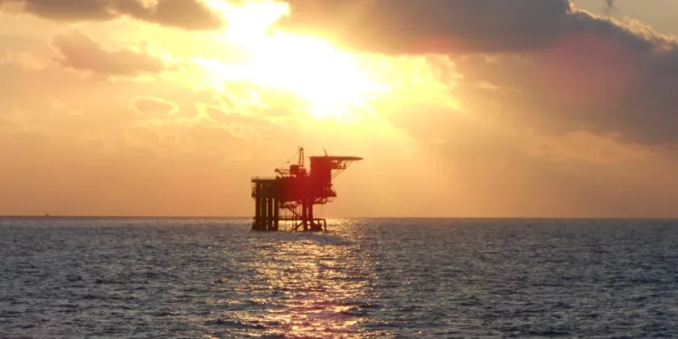 Bill looking to permanently ban oil and gas activities off California