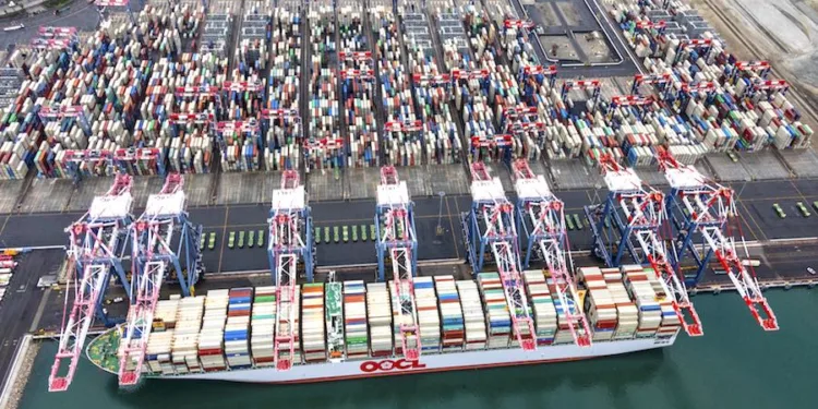 Container bookings into the US slump by two-thirds in the space of one ‘explosive’ tariff week