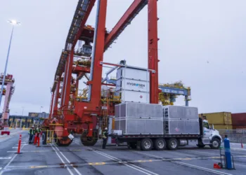 DP World tests hydrogen-powered crane in Vancouver sustainability push