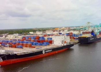 JAXPORT welcomes Crowley’s first Avance Class LNG-powered vessel