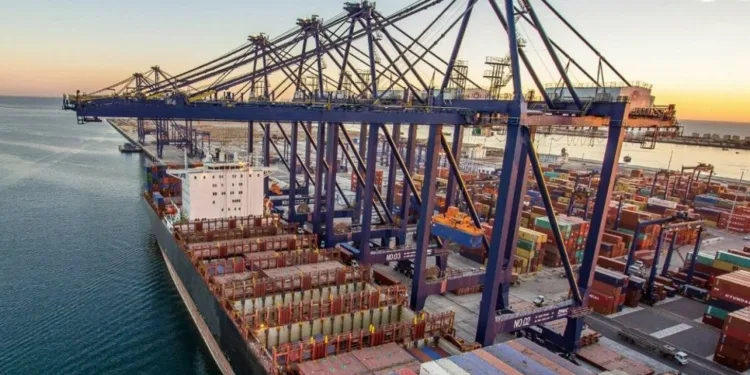 Pakistan ceases all trade with India