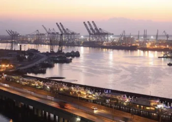 Pakistan halts trade and closes borders with India