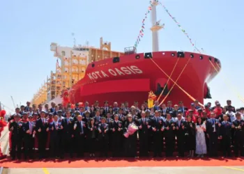 PIL christens new LNG dual-fuel container vessel
