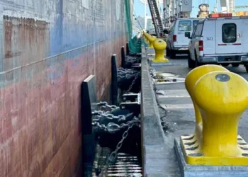Port of Oakland upgrades berths to handle larger container ships