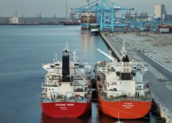 Successful ammonia bunkering pilot between two vessels at port of Rotterdam