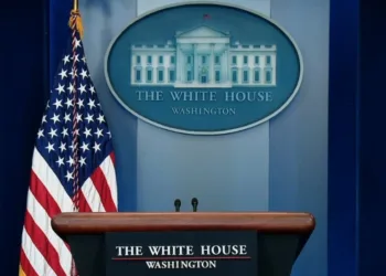 Appeals court temporarily reinstates Trump tariffs