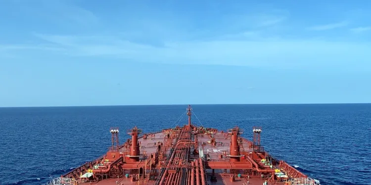 Evalend books suezmax newbuilds