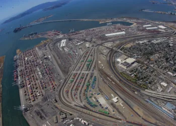 Port of Oakland sees April cargo volume dip amid trade policy uncertainty