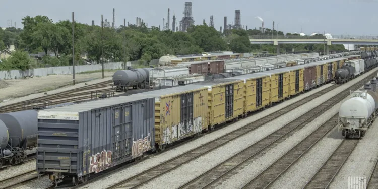 Bill aims to level playing field for railroad workers