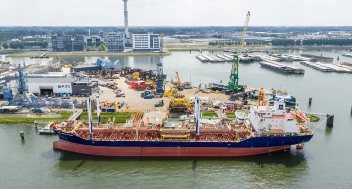 Econowind installs wind propulsion system on Uni-Tankers