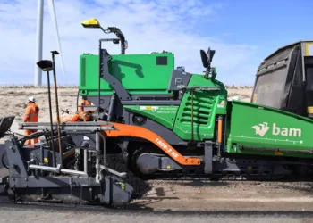 Electric charging station powers emission-free construction of Princess Alexia Viaduct at Rotterdam port