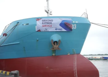 Faster, greener shipping route launched in Vietnam