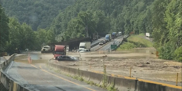 Flooding and rockslide shuts down I-40 on North Carolina-Tennessee border